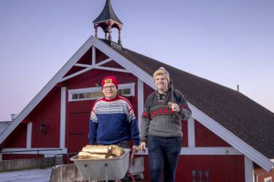 Åpner dørene til storgården