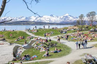 Sommerglade nordlendinger får en fin start på uken