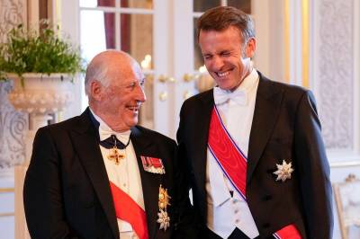 Macron sender kondolanser
