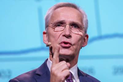 Stoltenberg peker på svenske og danske fond som mulige etiske modeller