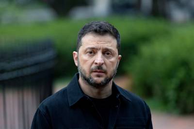 Zelenskyj sier han kan holde valg innen 90 dager