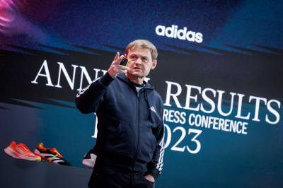 Adidas-sjefen tjente 76 millioner kroner i 2025