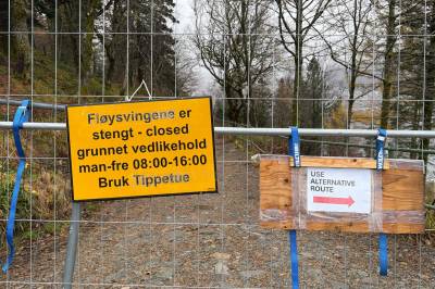 Fløysvingene er stengt: – Skiltet er feil