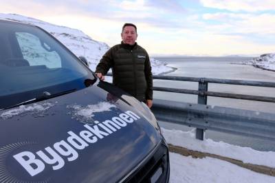 Lasse kjører 1400 km i uka for at folk skal få se kino