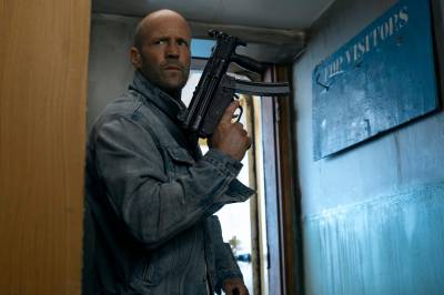 Jason Statham er tilbake til gamle triks i den stilige enmannshær-filmen Mutiny