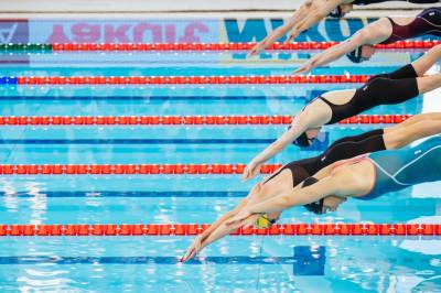 World Aquatics anerkjenner Russland og Hviterussland og tillater flagg, uniformer og hymner, men Ukraina fordømmer avgjørelsen