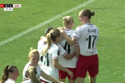 Grace Fisk med mål mot Charlton Athletic