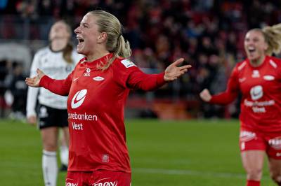 Røk i tottene på hverandre: – Du banner faen meg ikke til spillerne mine