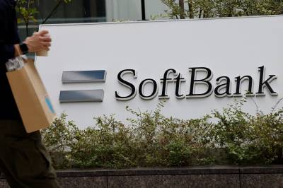 Softbank stiger på gigantisk KI-lån
