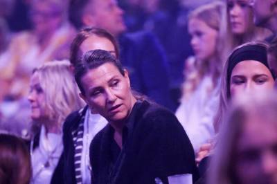 Märtha Louise på plass i salen
