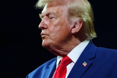 Trump: Vurderer «massivt angrep» på Iran