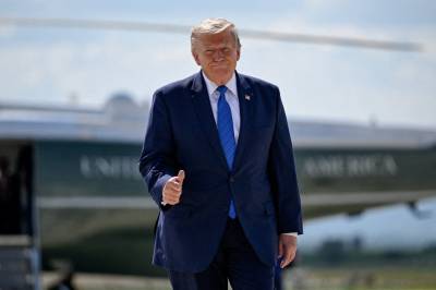 Trump vil tvinge igjennom avtale: sier han dropper massivt angrep mot Iran