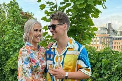 - Blir ikke bryllup i år