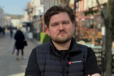 Lønnskaos i kommunen: Måtte pante flasker for å ha råd til bensin