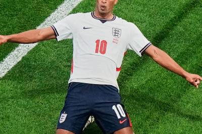 Møter England
