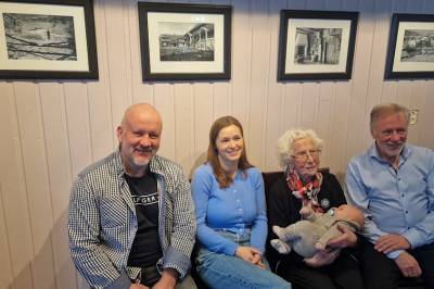 width=device-width, initial-scale=1