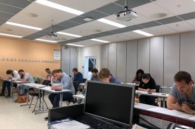 Kjempeorganisasjon endrer praksis: Dropper nettbaserte eksamener etter juksebølge