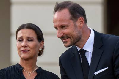 – Kong Haakon har arvet farens problem