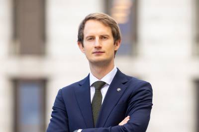 Debatt: Høyre tror ikke at kjernekraft «er som en pølsebod»