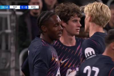 Mathys Tel med mål mot Sydney FC