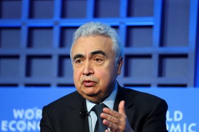 IEA bekrefter: Slipper 400 mill. fat olje fra strategiske lagre