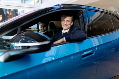 Rekordsalg for Møller: – Tøffeste bilmarkedet i verden