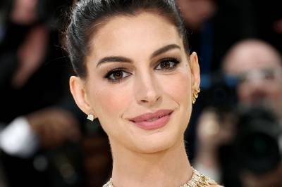 Anne Hathaway (43) avslører øyesykdom: – Halvveis blind