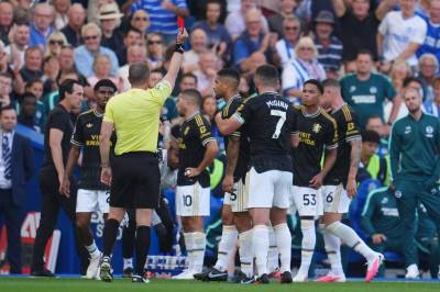 Elleville scener i Premier League – fire baklengs og rødt kort for Aston Villa før pause