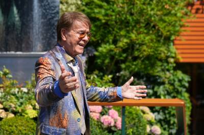 Cliff Richard avslører kreftbehandling