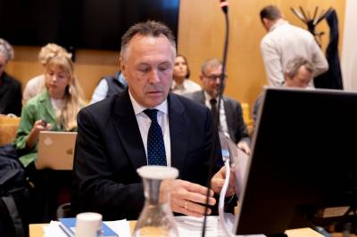Forsvarsministeren forsvarte fjerning av forsvarstopp i retten: – Faktagrunnlaget var overveldende