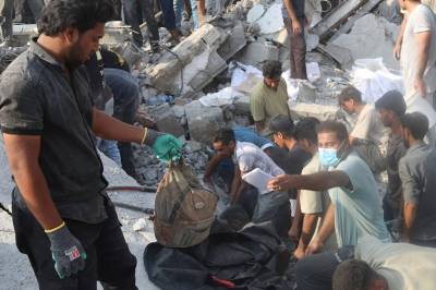 For ti år siden ble skolebygget skilt ut fra et militært område. Hvorfor ble den bombet?