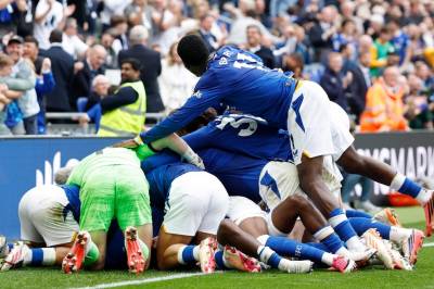 Overtidsdrama da United-seieren glapp – kanonscoring reddet Everton