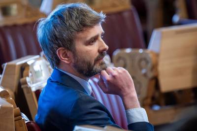 Rødt utfordret helseministeren i Stortinget etter Medi3-saken