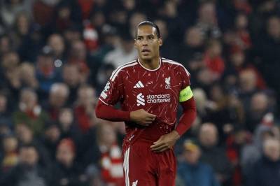Liverpool-kapteinen totalslaktes etter kjempetabbe: – Gjør alt feil