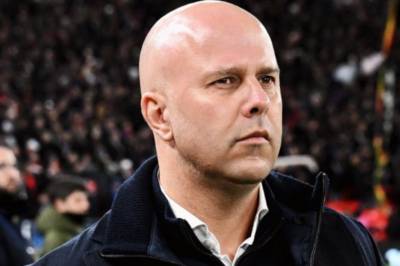 Arne Slot skriver avskjedsbrev etter å ha fått sparken fra Liverpool