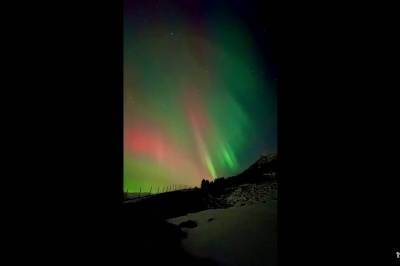 Se bildene: Kraftig nordlys flere steder