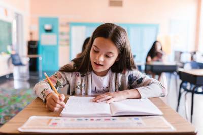 - Venstre tar skolen på alvor!