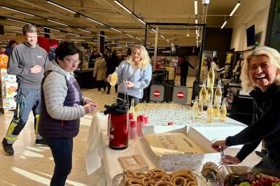 width=device-width, initial-scale=1