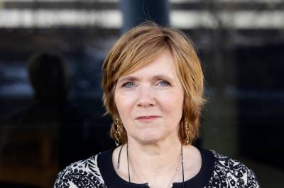 DN forskrekkes: Må ungdom snakke norsk og ha god orden også nå?