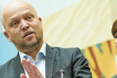 Vedum takker ja – Høyre og Sp vedtar å fjerne avgift