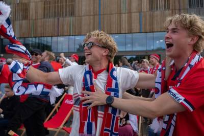 Stor pågang på VM-arrangement: Åpner ny visning med 10.000 plasser