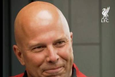Kan være et spørsmål om tid før Liverpool signerer forsvarskjempen Arne Slot har bestilt to ganger