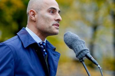 Høyre-topp Mahmoud Farahmand oppdaget ulovlig medlemskap i moské over flere tiår