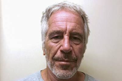 Reuters: Et flertall i Representantenes hus ber USAs justisdepartement om å frigi Epstein-dokumenter
