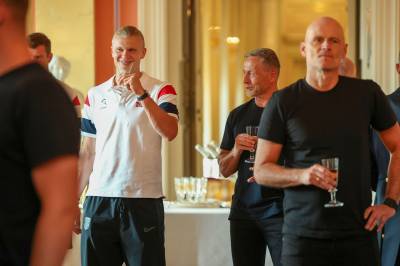 Del litt på Haaland, Aslak Nore