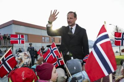 Kongens første offisielle besøk