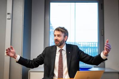 Varsler stor helsereform: – Vi skal få slutt på «kasteballpasienter»