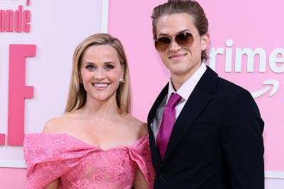 Reese Witherspoon tok med sønnen på premiere