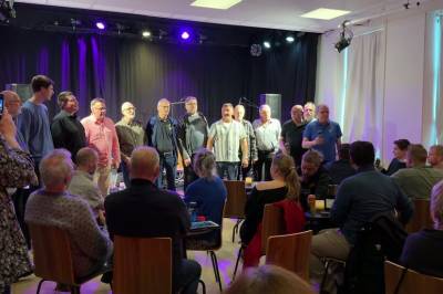 Feiret med allsang og ølsang