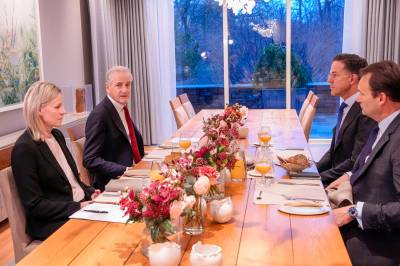 Her spiser Støre og Nato-sjefen frokost sammen